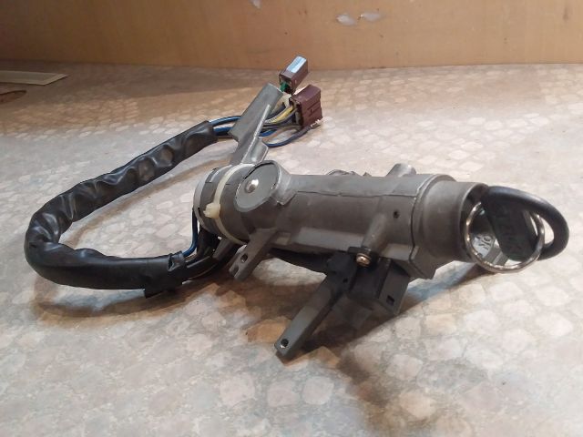 bontott SUZUKI SWIFT II Gyújtáskapcsoló