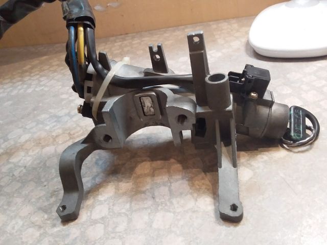 bontott SUZUKI SWIFT II Gyújtáskapcsoló