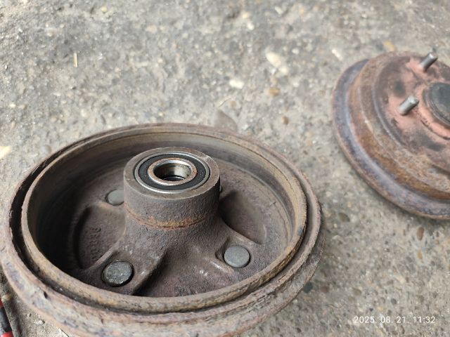 bontott SUZUKI SWIFT II Hátsó Fékdob Pár