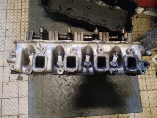 bontott SUZUKI SWIFT II Hengerfej