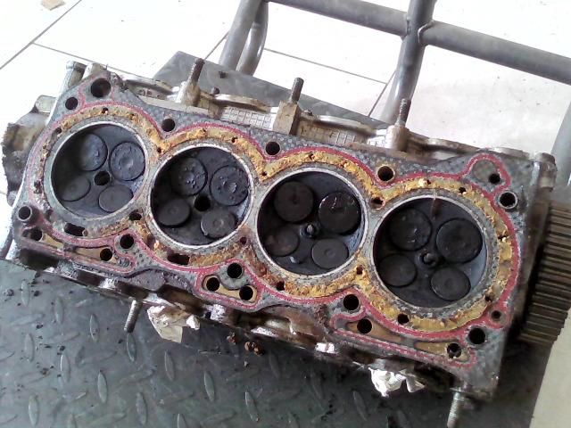 bontott SUZUKI SWIFT II Hengerfej