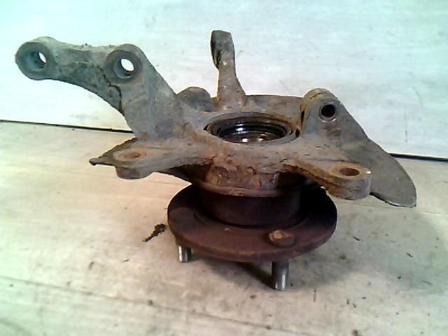 bontott SUZUKI SWIFT II Jobb első Csonkállvány Kerékaggyal