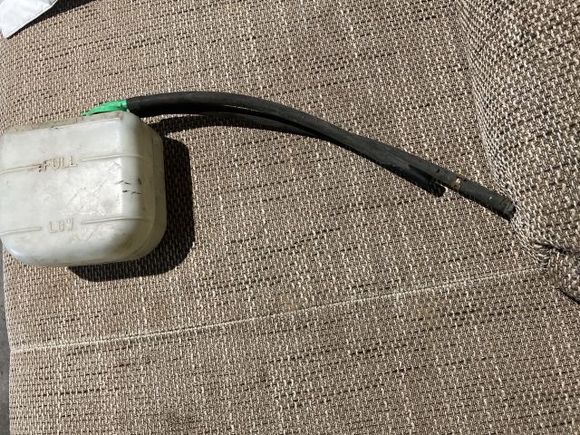 bontott SUZUKI SWIFT II Kiegyenlítő Tartály