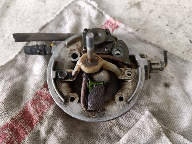 bontott SUZUKI SWIFT II Központi Injektor