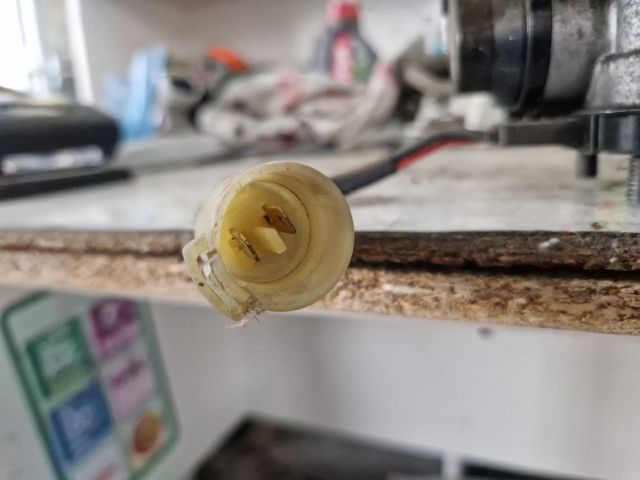 bontott SUZUKI SWIFT II Központi Injektor