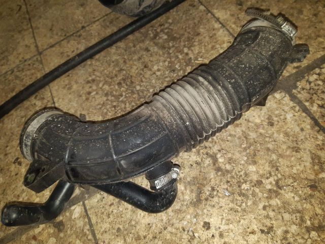 bontott SUZUKI SWIFT II Légbeömlő Cső