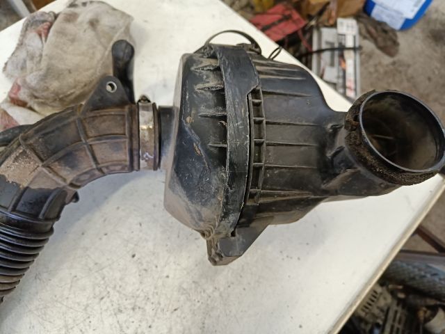 bontott SUZUKI SWIFT II Légszűrő Ház