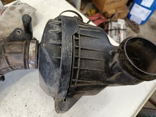 bontott SUZUKI SWIFT II Légszűrő Ház