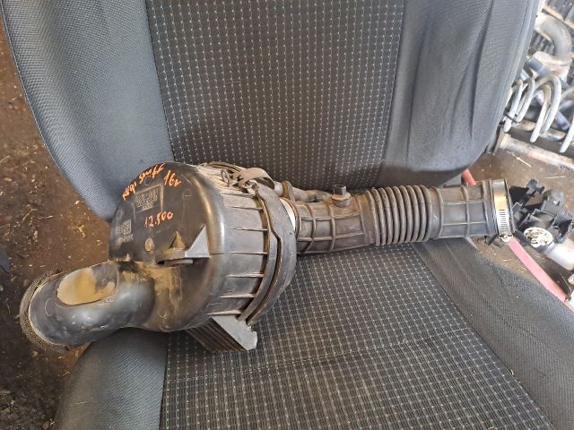 bontott SUZUKI SWIFT II Légszűrő Ház