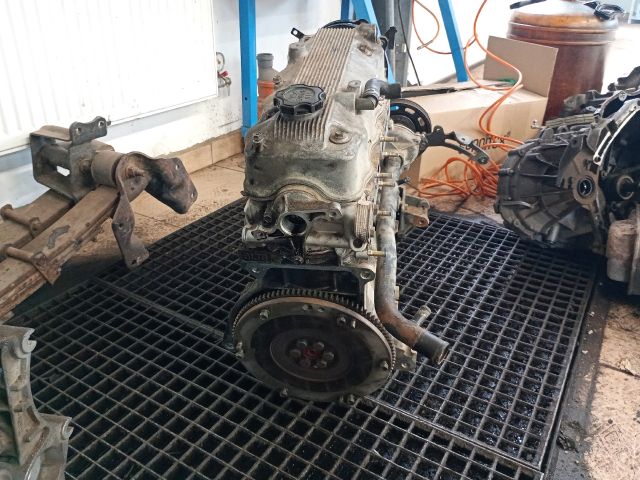 bontott SUZUKI SWIFT II Motor (Fűzött blokk hengerfejjel)