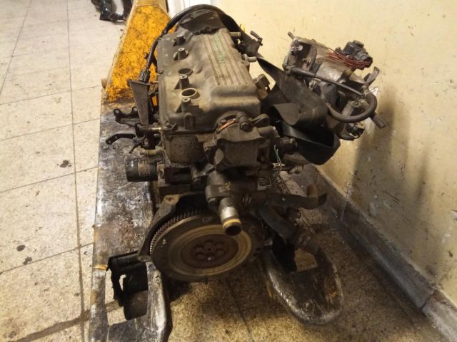 bontott SUZUKI SWIFT II Motor (Fűzött blokk hengerfejjel)