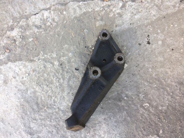 bontott SUZUKI SWIFT II Motor Tartó Bak (Pozíciófüggetlen)