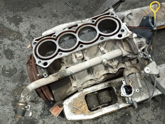 bontott SUZUKI SWIFT II Motorblokk (Fűzött)