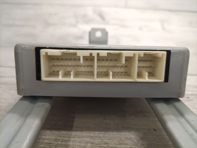 bontott SUZUKI SWIFT II Motorvezérlő