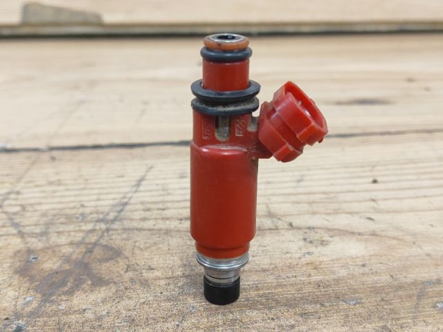 bontott SUZUKI SWIFT II Porlasztó (1 db)