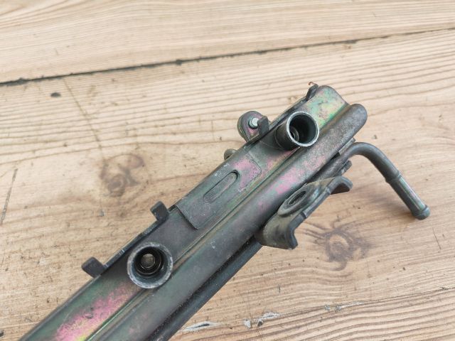 bontott SUZUKI SWIFT II Porlasztó Sor / Híd