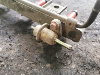 bontott SUZUKI SWIFT II Porlasztó Sor / Híd