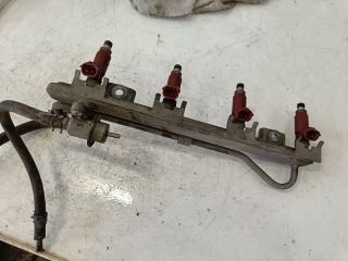 bontott SUZUKI SWIFT II Porlasztó Sor / Híd