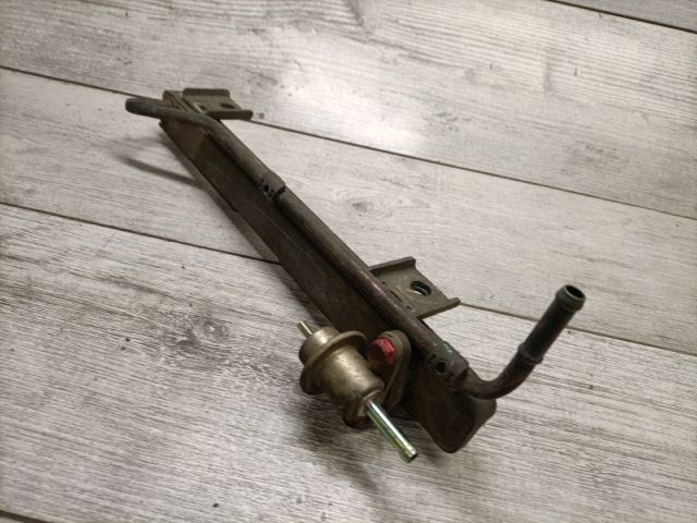 bontott SUZUKI SWIFT II Porlasztó Sor / Híd