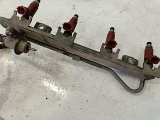 bontott SUZUKI SWIFT II Porlasztó Sor / Híd