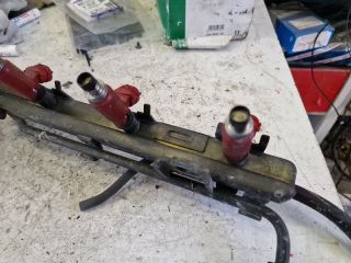 bontott SUZUKI SWIFT II Porlasztó Sor / Híd