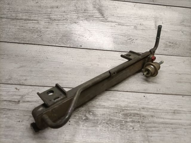 bontott SUZUKI SWIFT II Porlasztó Sor / Híd