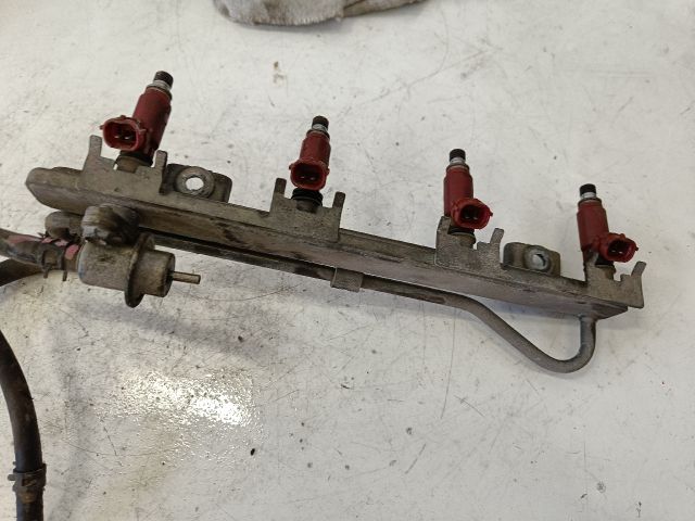 bontott SUZUKI SWIFT II Porlasztó Sor / Híd