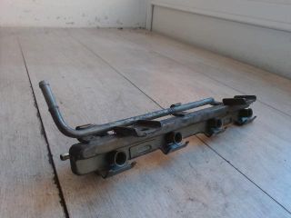 bontott SUZUKI SWIFT II Porlasztó Sor / Híd