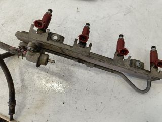 bontott SUZUKI SWIFT II Porlasztó Sor / Híd