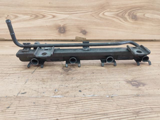 bontott SUZUKI SWIFT II Porlasztó Sor / Híd