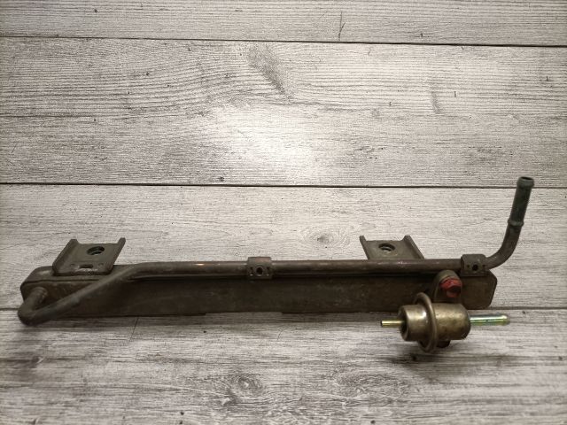 bontott SUZUKI SWIFT II Porlasztó Sor / Híd