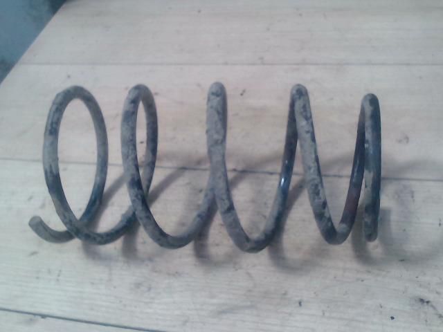 bontott SUZUKI SWIFT II Első Rugó