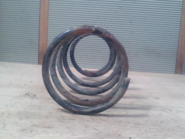 bontott SUZUKI SWIFT II Első Rugó