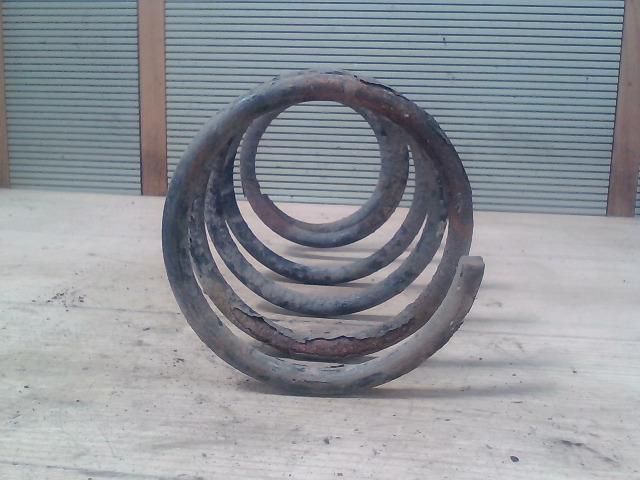 bontott SUZUKI SWIFT II Első Rugó