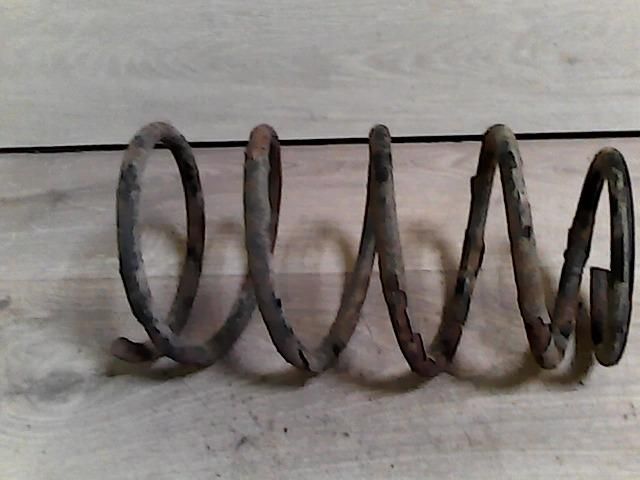 bontott SUZUKI SWIFT II Első Rugó