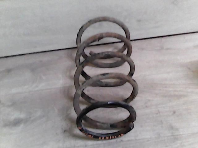 bontott SUZUKI SWIFT II Első Rugó