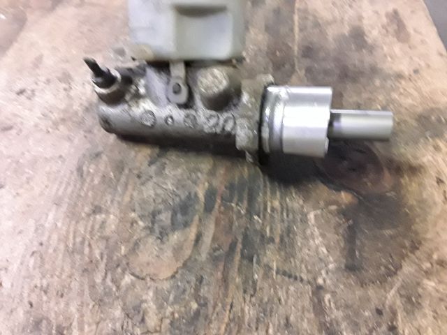 bontott SUZUKI SWIFT II Főfékhenger