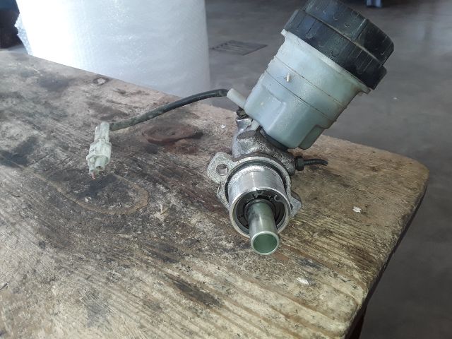 bontott SUZUKI SWIFT II Főfékhenger