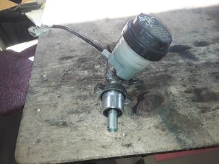 bontott SUZUKI SWIFT II Főfékhenger