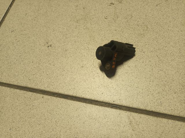 bontott SUZUKI SWIFT II Főtengely Fordulatszám Jeladó