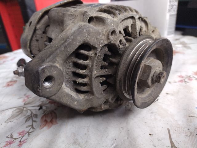 bontott SUZUKI SWIFT II Generátor