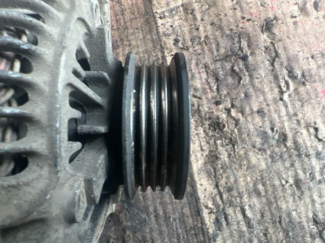 bontott SUZUKI SWIFT II Generátor