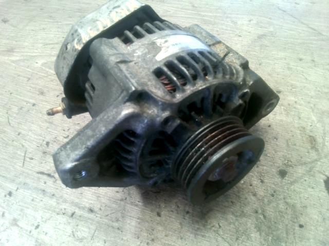 bontott SUZUKI SWIFT II Generátor