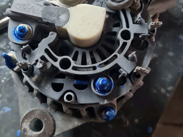 bontott SUZUKI SWIFT II Generátor