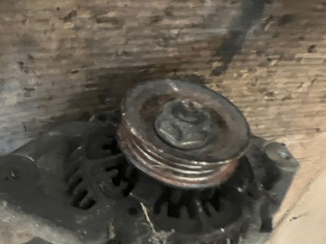 bontott SUZUKI SWIFT II Generátor