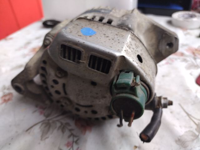 bontott SUZUKI SWIFT II Generátor