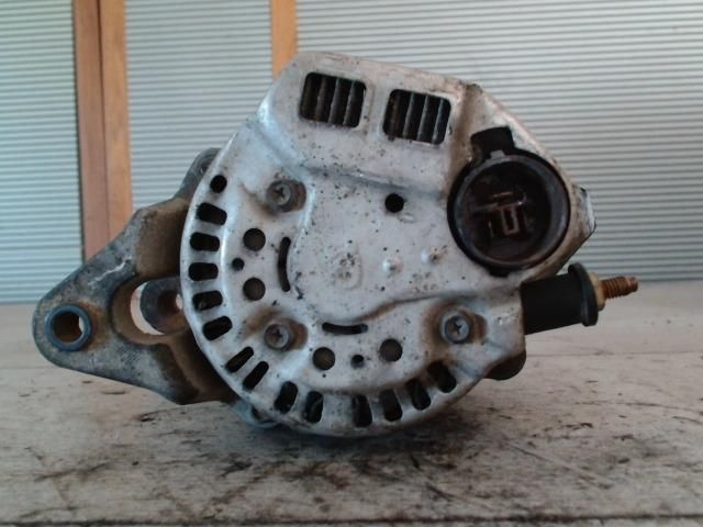 bontott SUZUKI SWIFT II Generátor