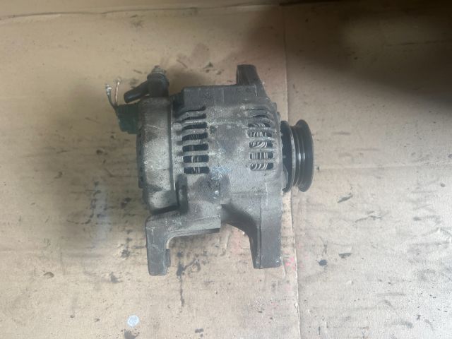 bontott SUZUKI SWIFT II Generátor