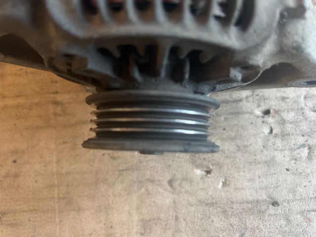 bontott SUZUKI SWIFT II Generátor