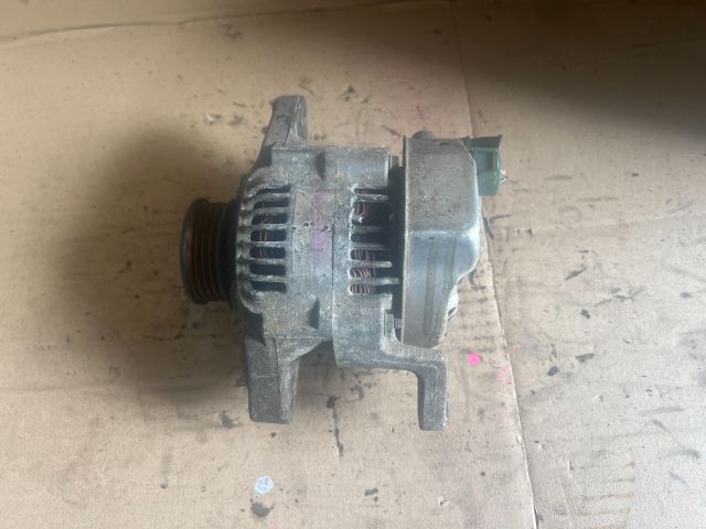 bontott SUZUKI SWIFT II Generátor